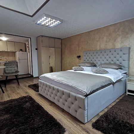 Shelby Accommodation -Adult Only- Sinaia Exterior foto