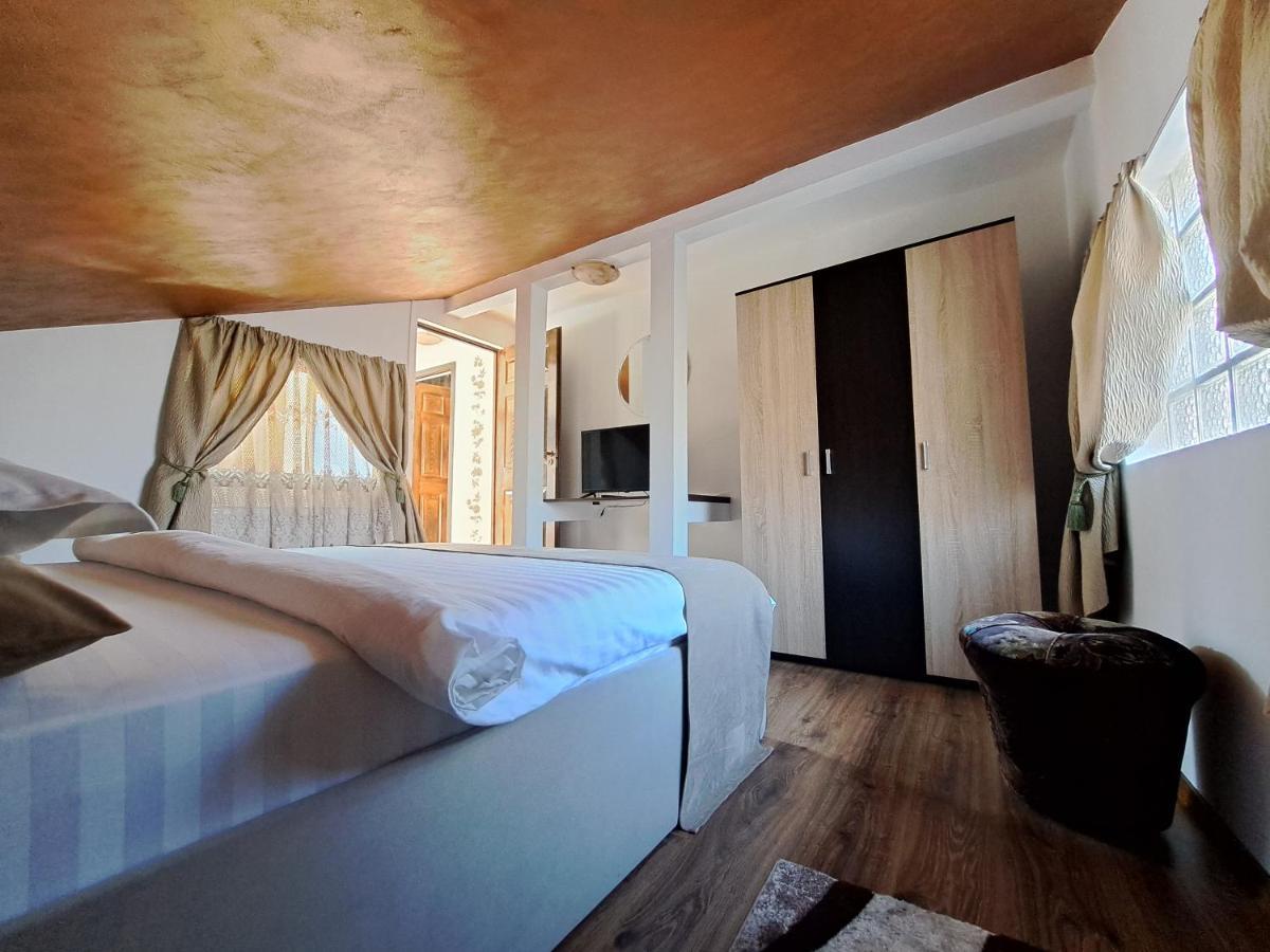 Shelby Accommodation -Adult Only- Sinaia Exterior foto