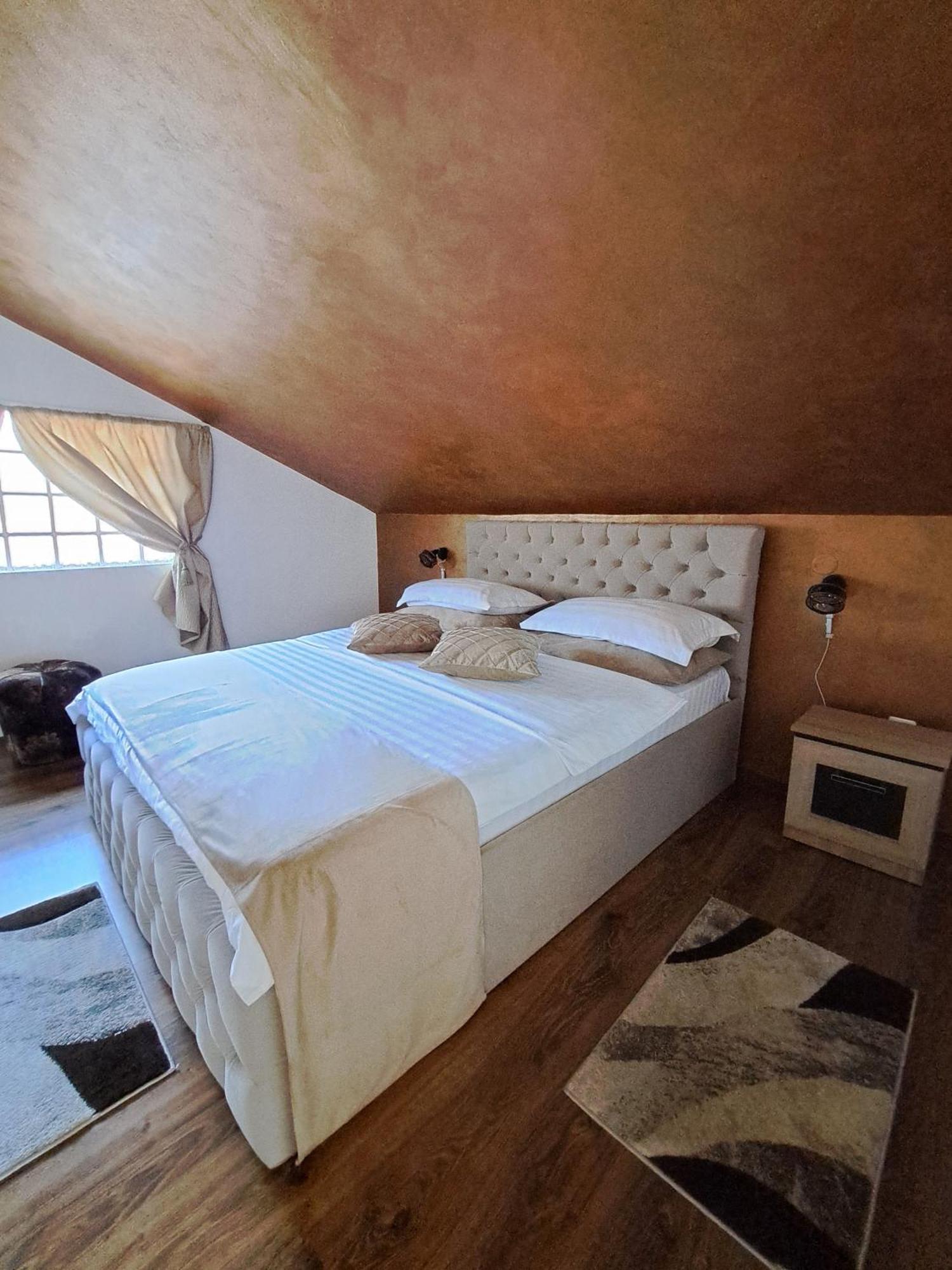 Shelby Accommodation -Adult Only- Sinaia Exterior foto