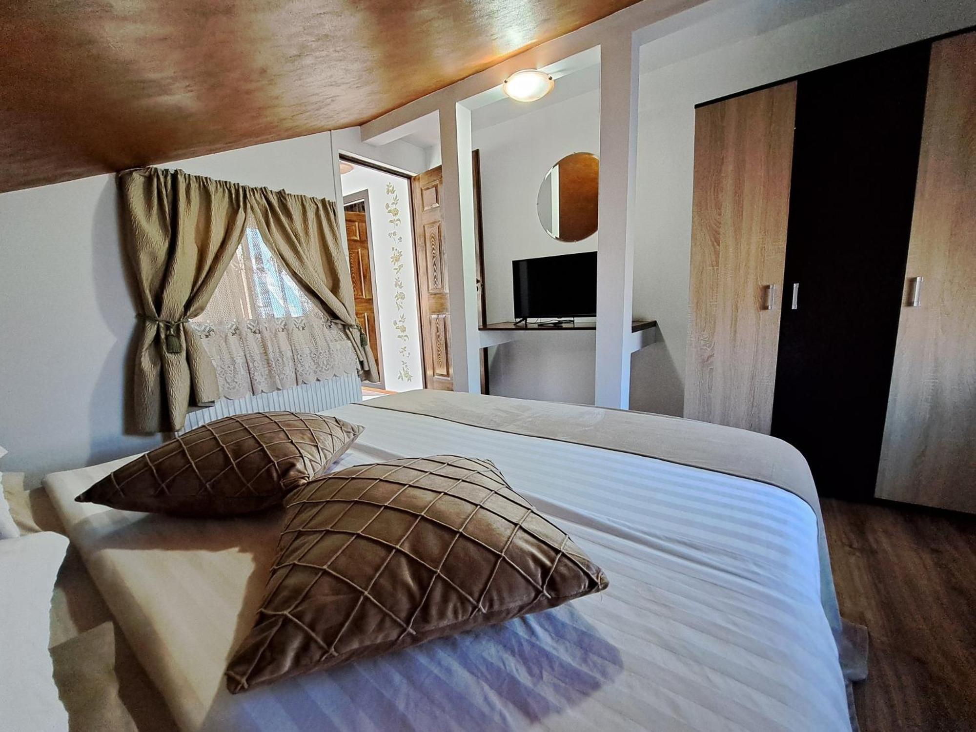 Shelby Accommodation -Adult Only- Sinaia Exterior foto