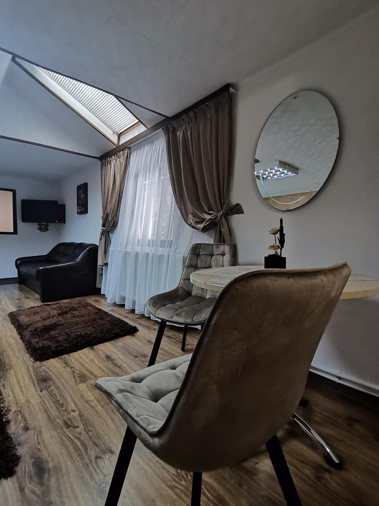 Shelby Accommodation -Adult Only- Sinaia Exterior foto
